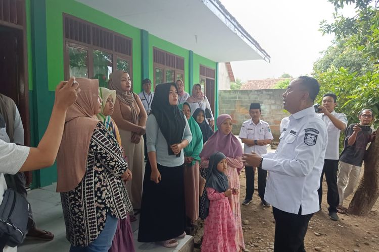 Meski Wali Murid Sudah Memohon Tetapai SDN Widoro Di Probolinggo Tetap Di Hancurkan